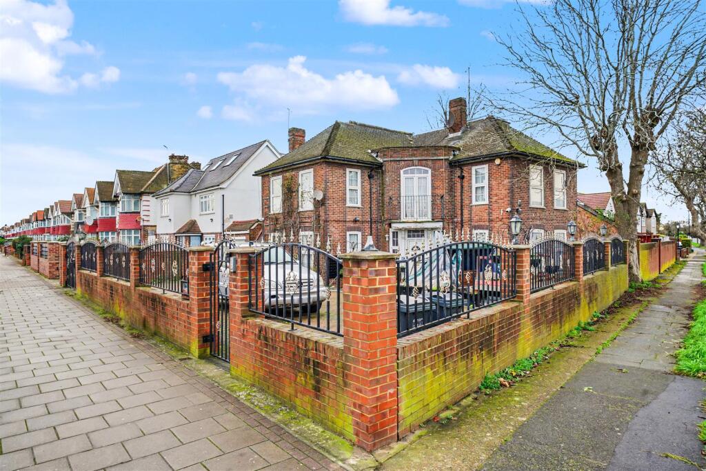Main image of property: Great West Road, Osterley, TW5