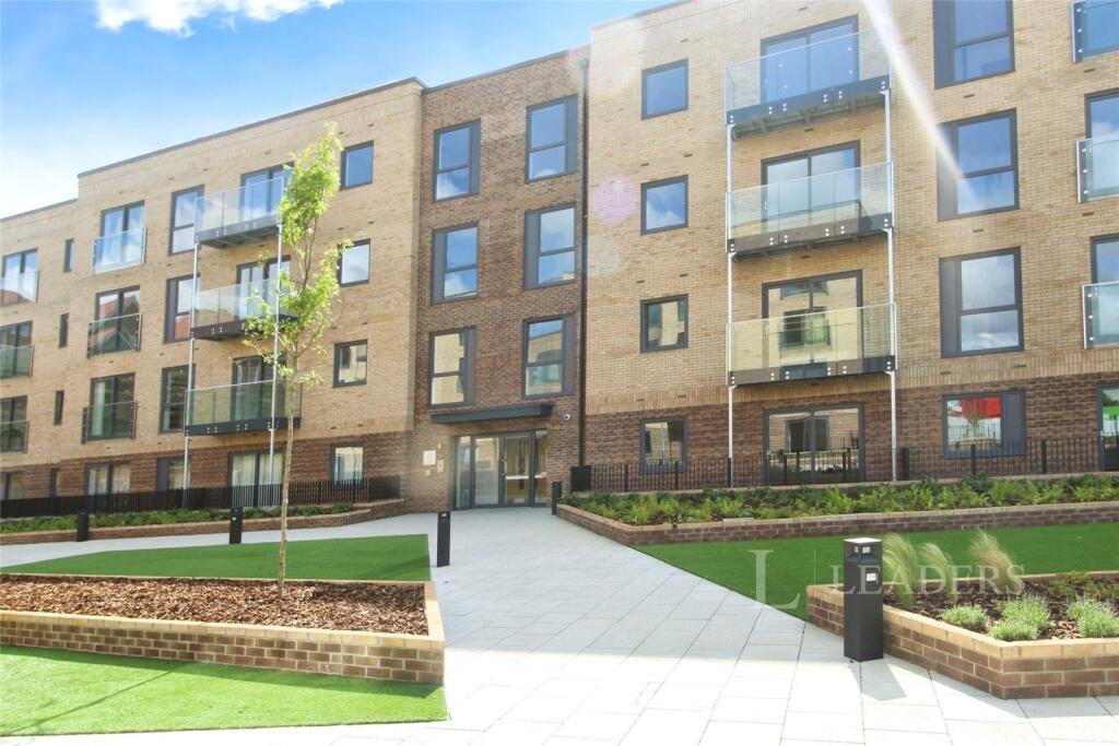 1-bed apartment on Stirling Drive, Luton, Bedfordshire, £190,000