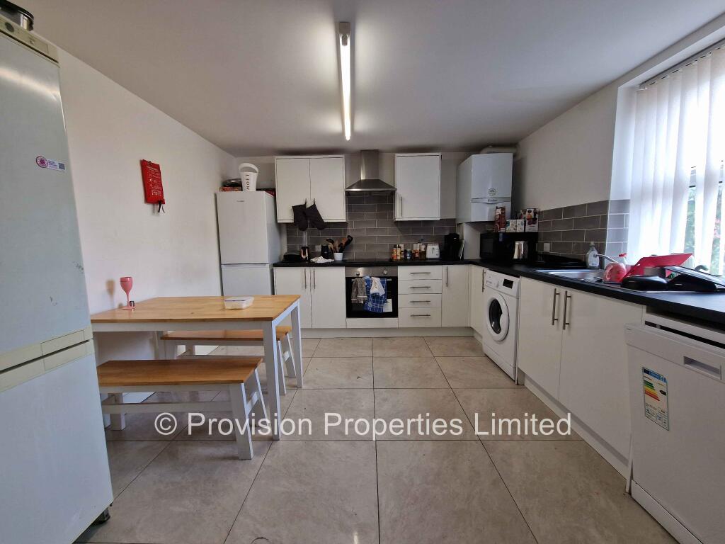 House in Leeds, Hyde Park - View 4