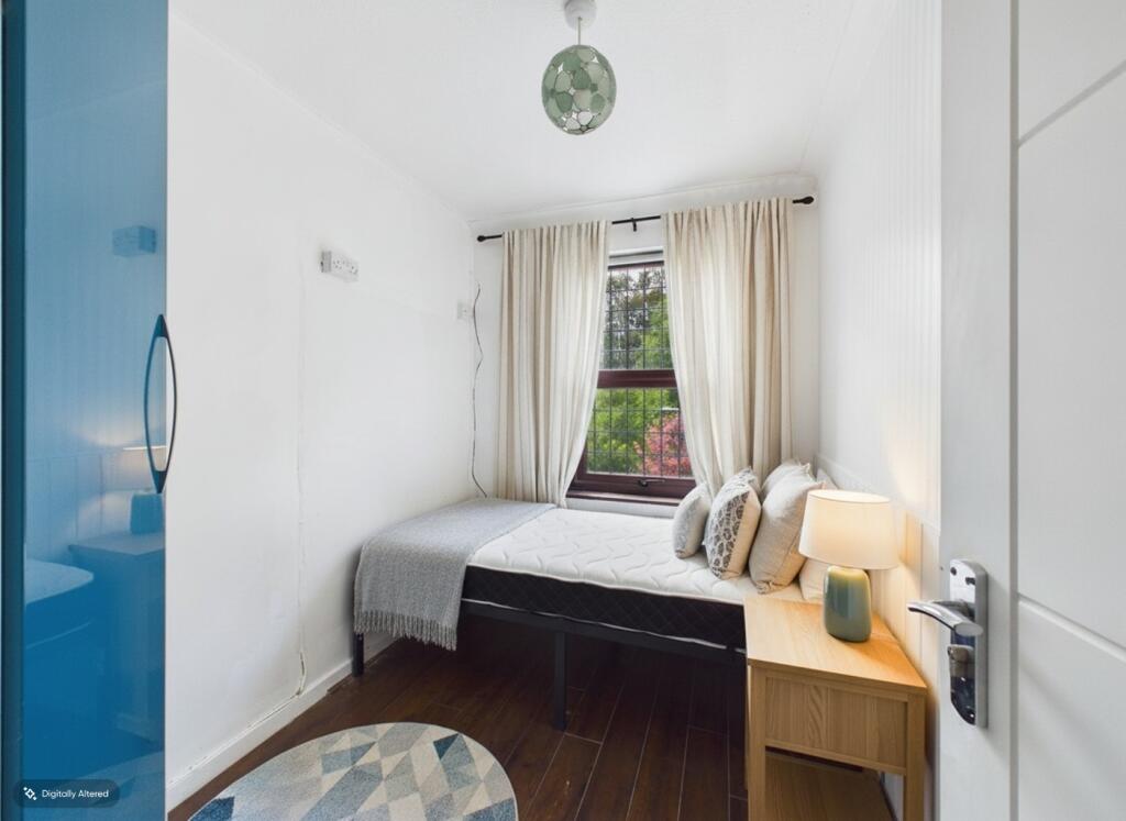 Main image of property: Brambling Rise, Hemel Hempstead, Hertfordshire, HP2 6DT