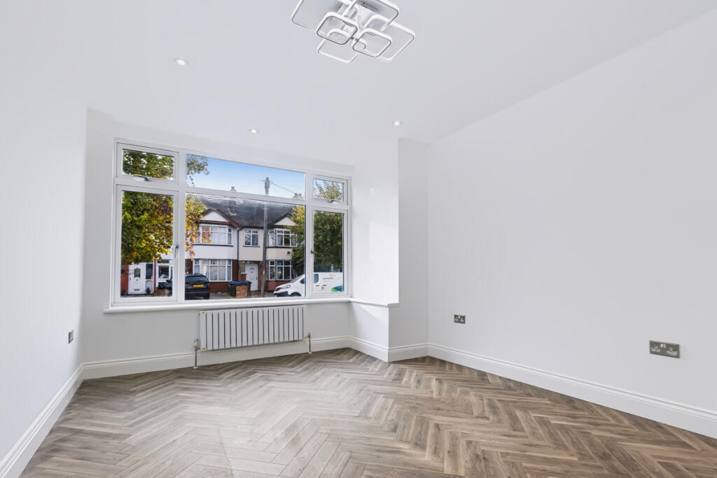 House in Croydon - View 4
