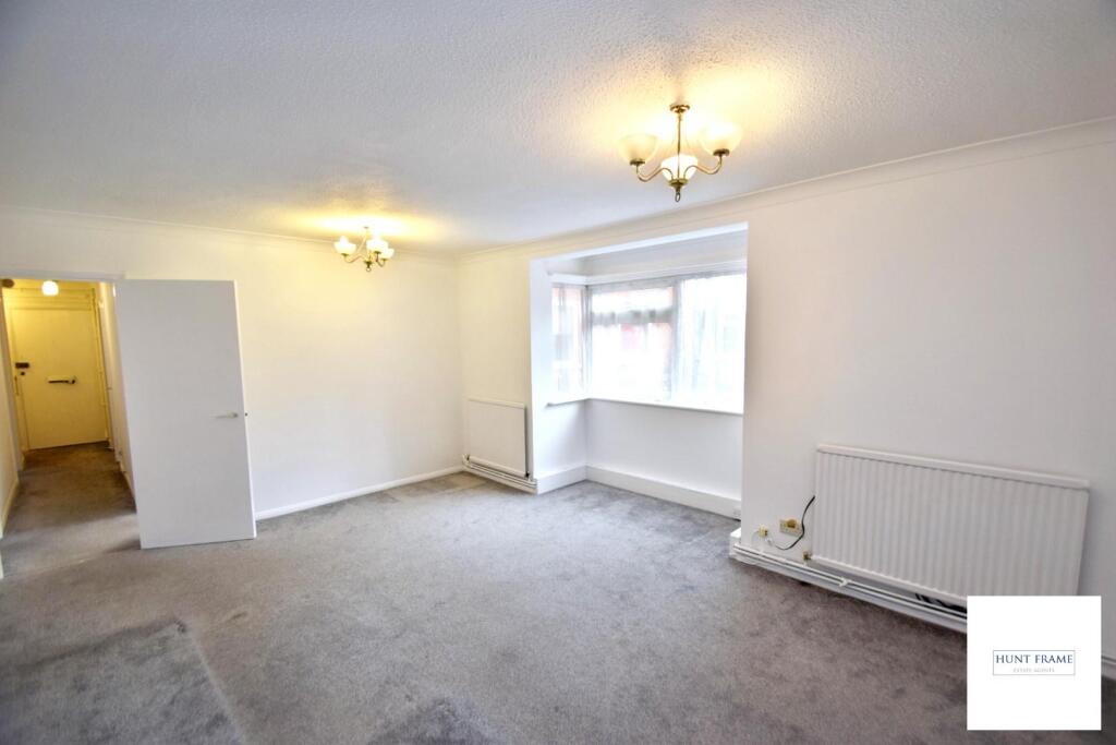 Apartment in Eastbourne, East Sussex - View 4