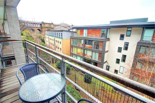 Apartment in Newcastle upon Tyne - View 3