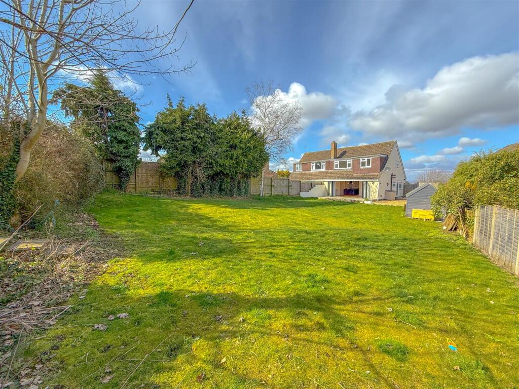 Main image of property: Malthouse Close, Blunsdon, Swindon