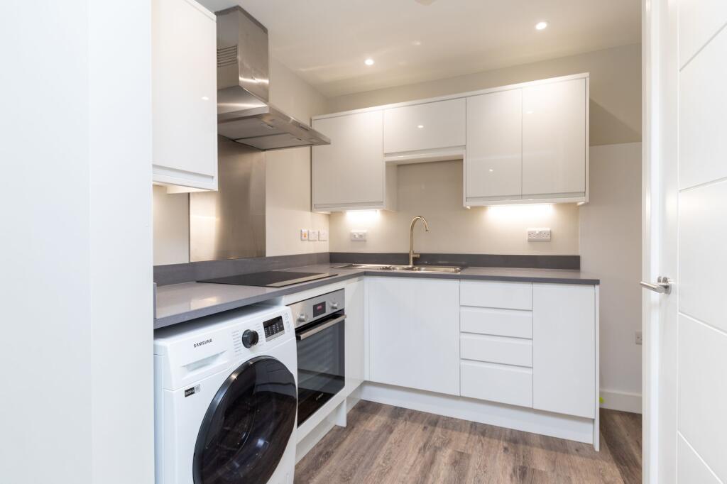 Apartment in Milton Keynes - View 4