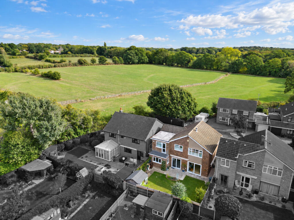 Southfield Close, Hadleigh photo 2