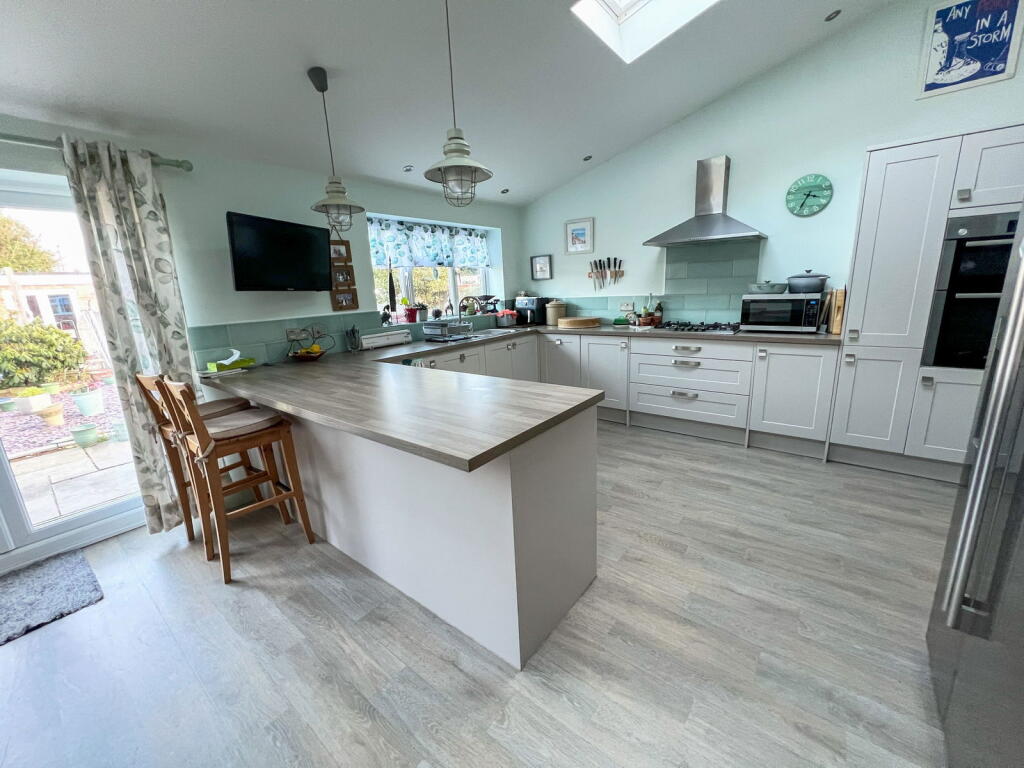 Bentham Road, Alverstoke, Gosport PO12 2HN photo 3