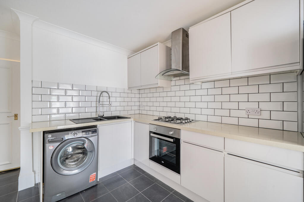 Apartment in London - View 5
