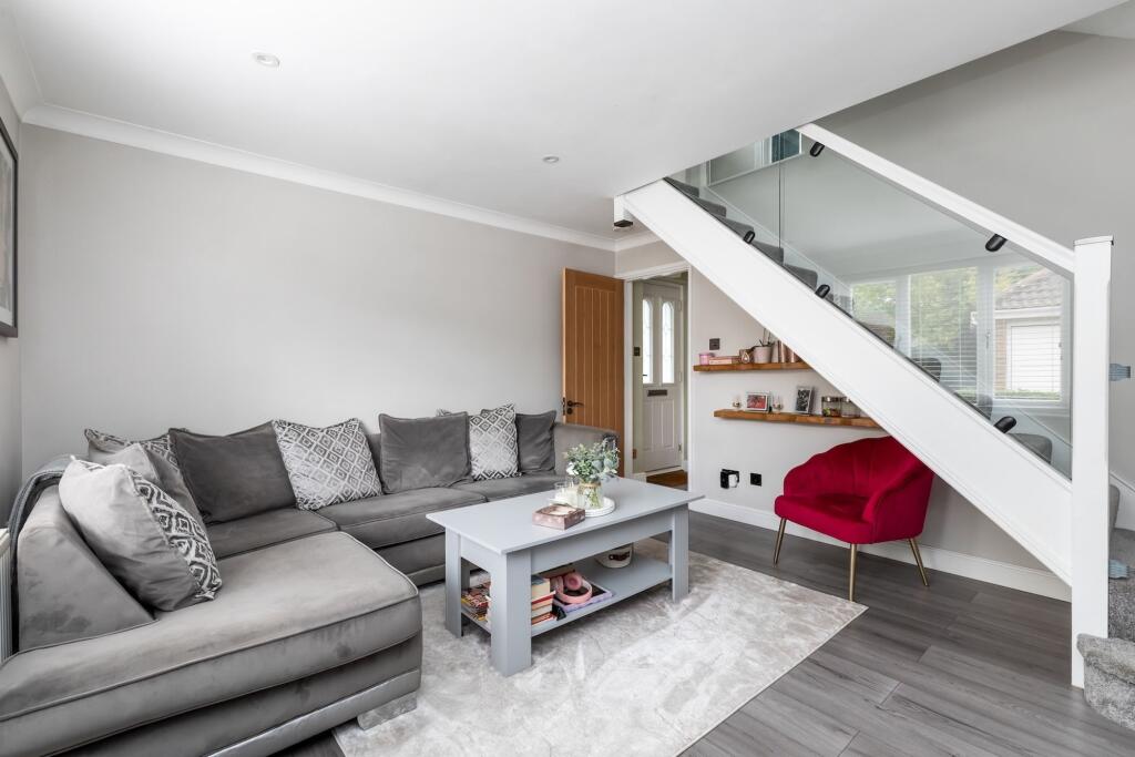 House in Redhill - View 2
