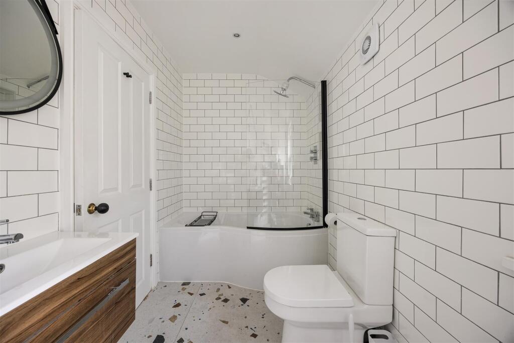 House in London - View 5