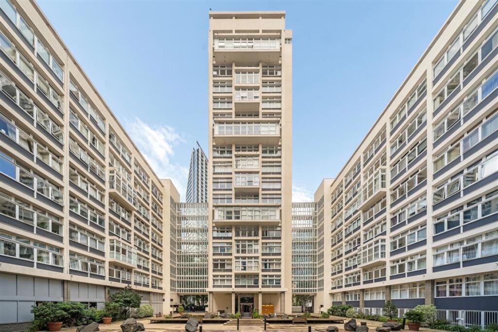 Main image of property: Newington Causeway, Elephant and Castle