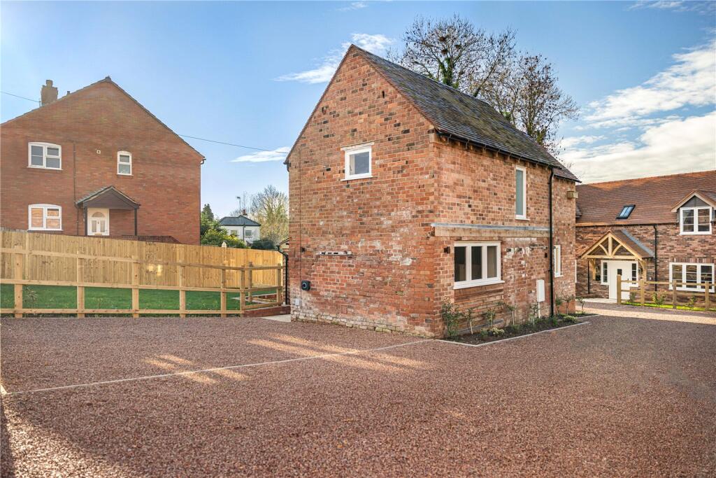 2-bed house on Hallow, Worcester, Worcestershire, £425,000