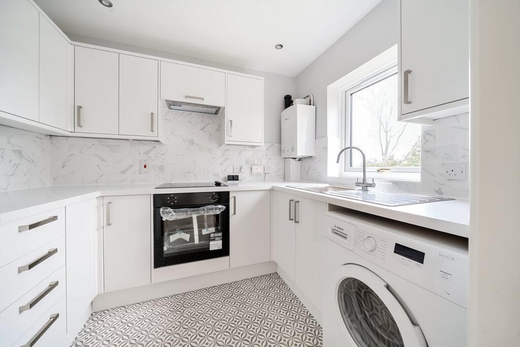 Apartment in Reading - View 3