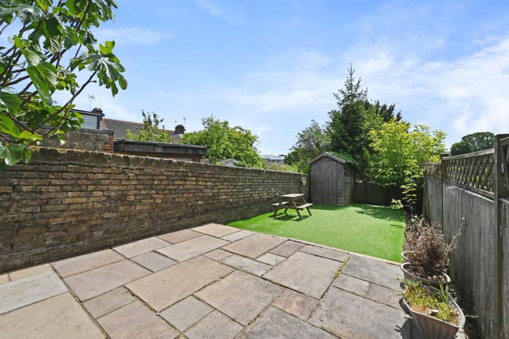 Apartment in London - View 3