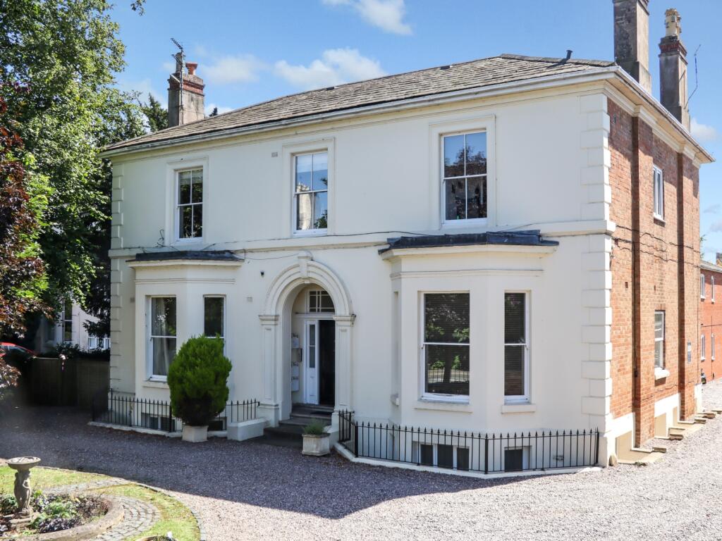 Main image of property: Garden Apartment Ravensgate House, 46 Willes Road, Leamington Spa, Warwicshire, CV31