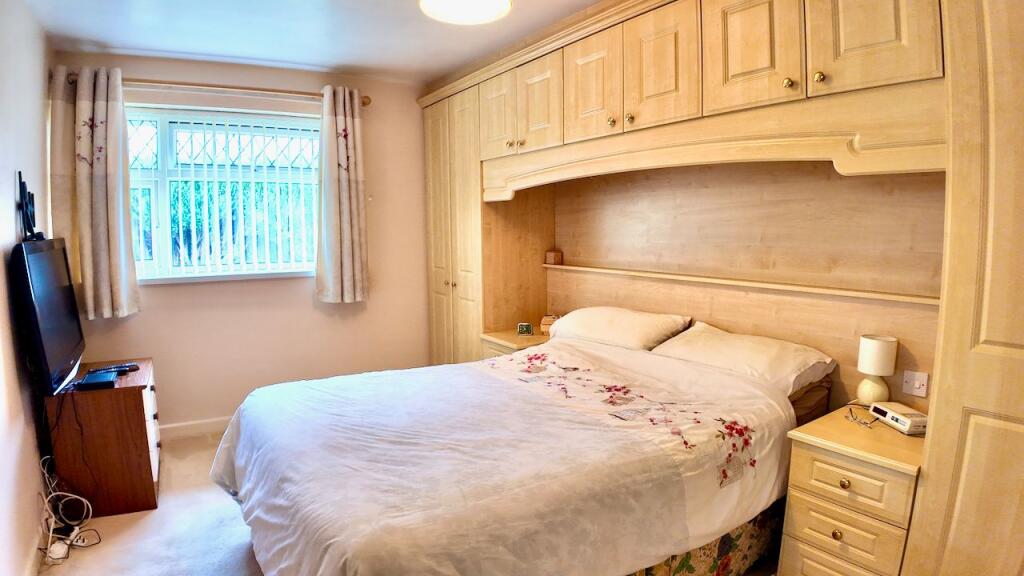 House in Newport - View 5