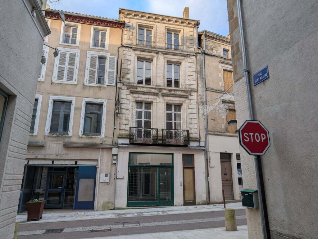 Main image of property: 16500 confolens