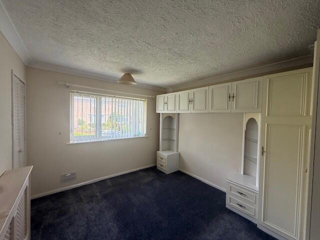 House in Nottingham, Clifton - View 5