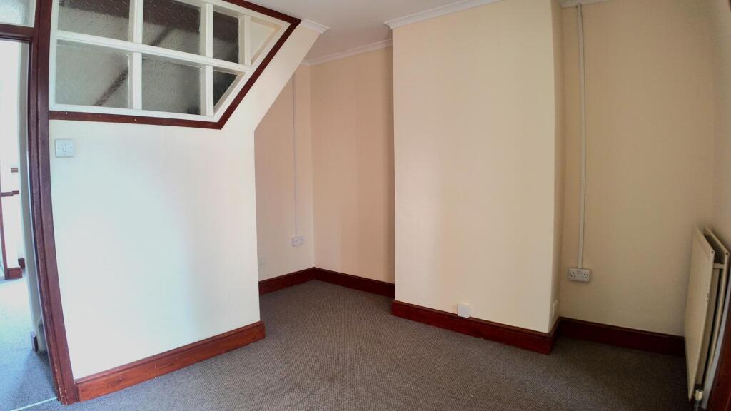 2 Clifford Street, Newport photo 4