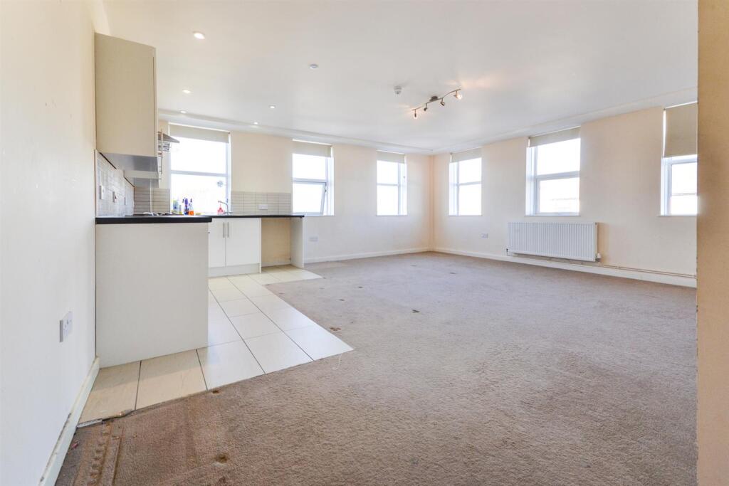 Apartment in Brighton - View 5