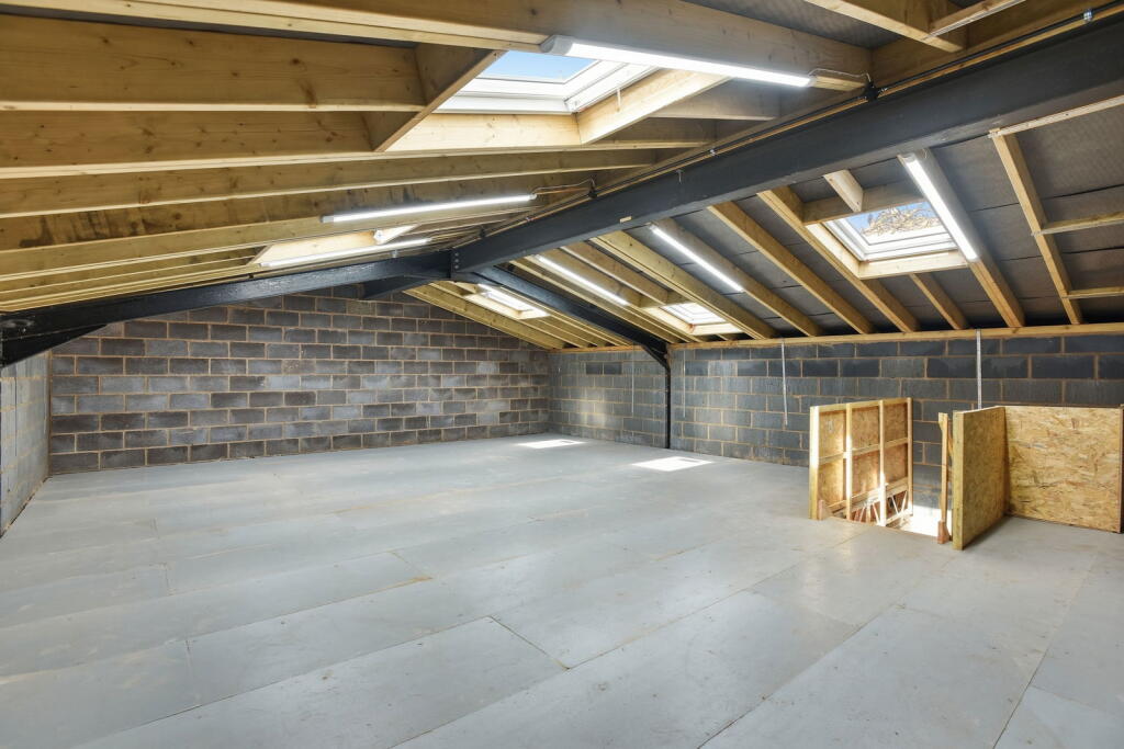 Additional image 12 of LAKE VIEW, Wawensmere Road, Wootton Wawen, Henley-In-Arden, Warwickshire, B95 6BW