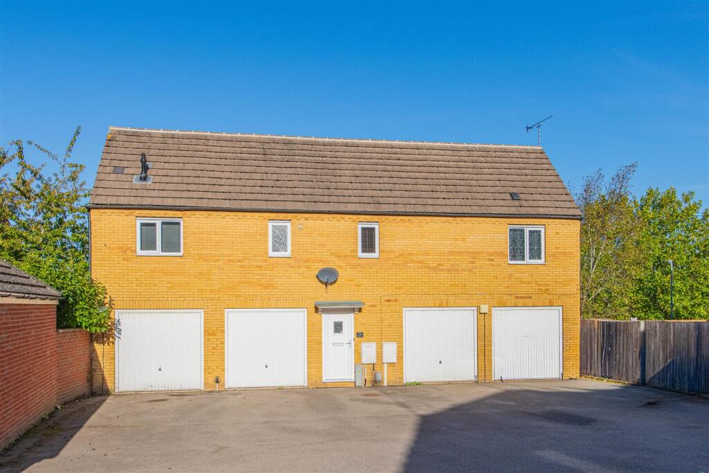 2 Bedroom House in NN10 8NW