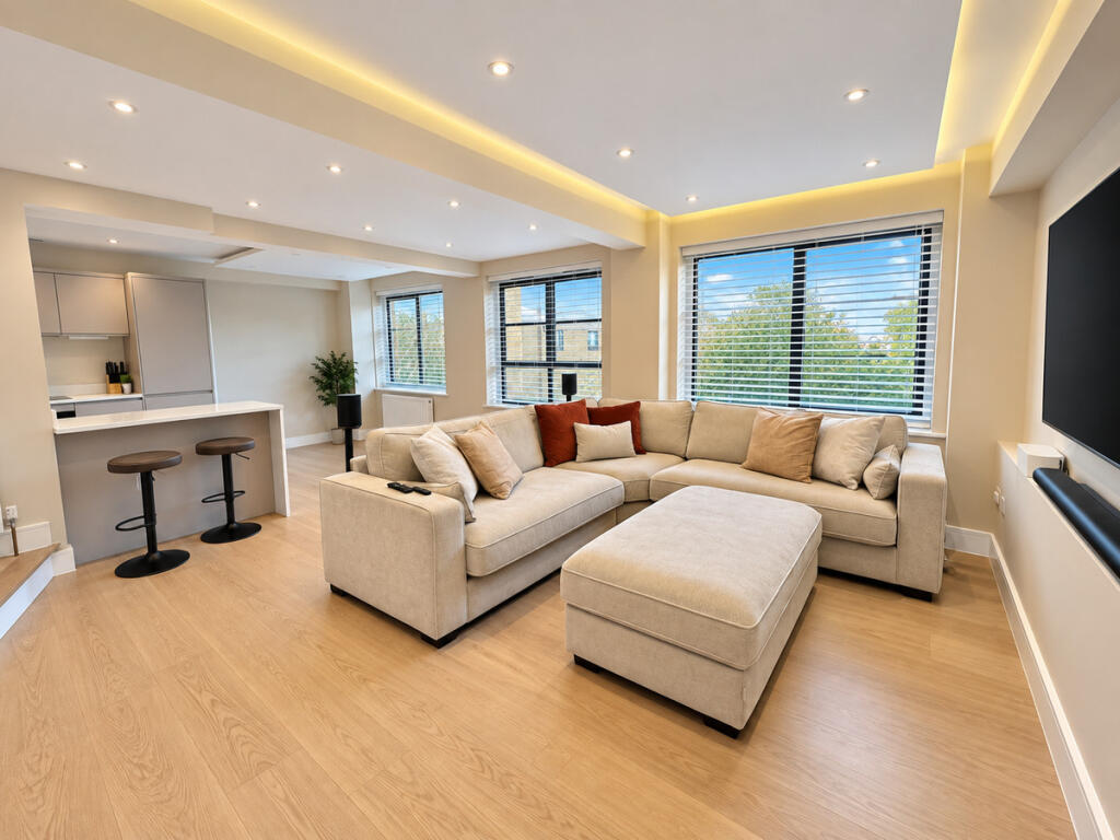 Apartment in Rochford - View 2