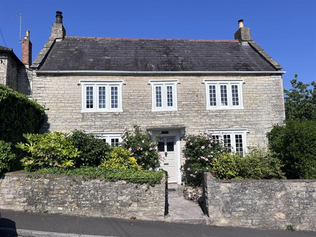 3-bed semi-detached on Park Road, Paulton, £399,950
