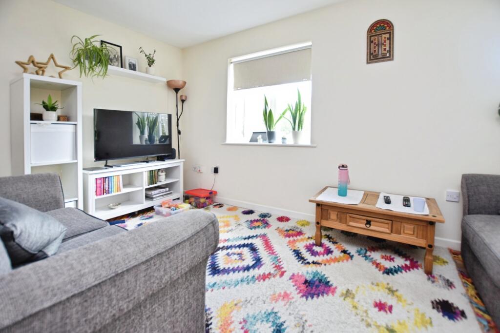 Apartment in Romford - More