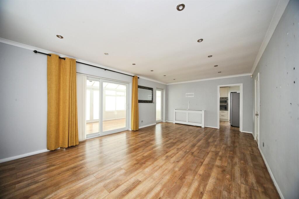 House in Luton - View 4