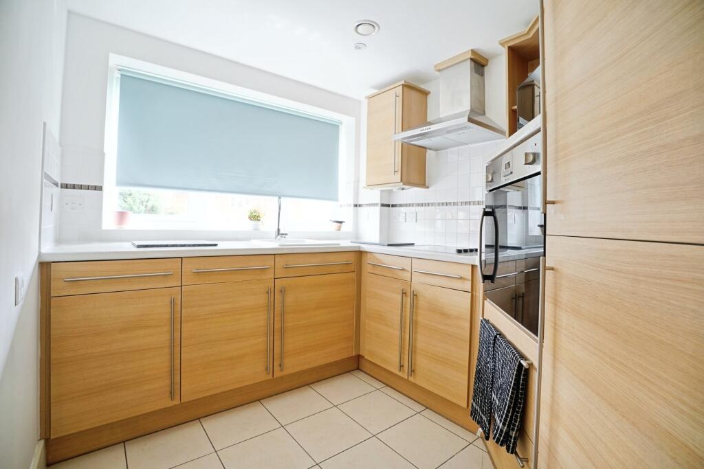 Apartment in East Hertfordshire, Hockerill, Bishop's Stortford - View 3
