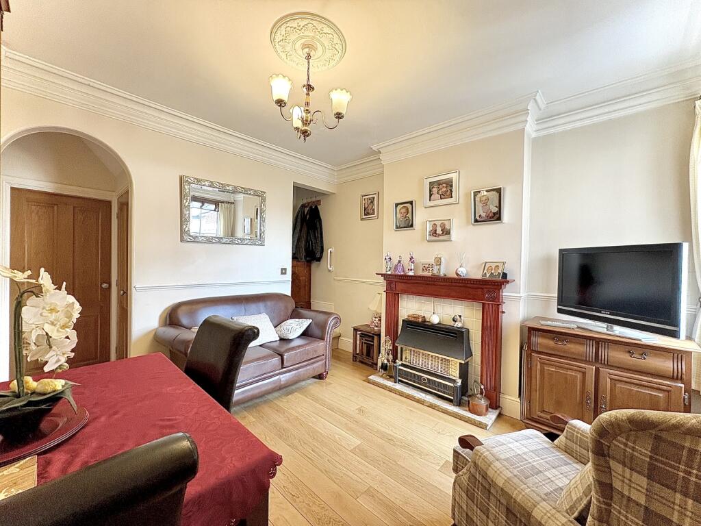 Kings Road, SEDGLEY, DY3 1HS photo 5