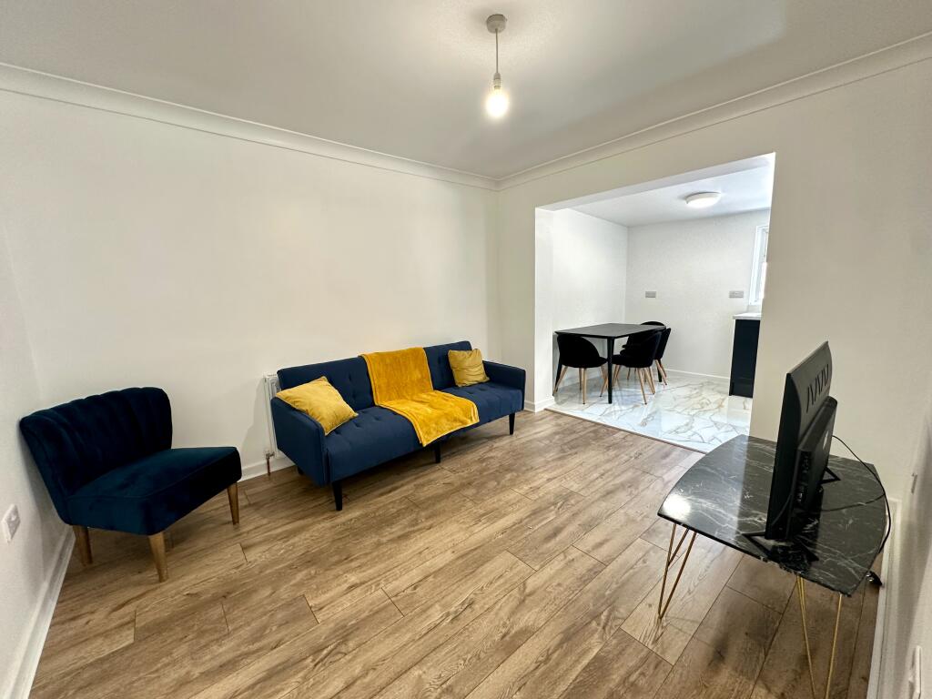 House in Wolverhampton - View 4