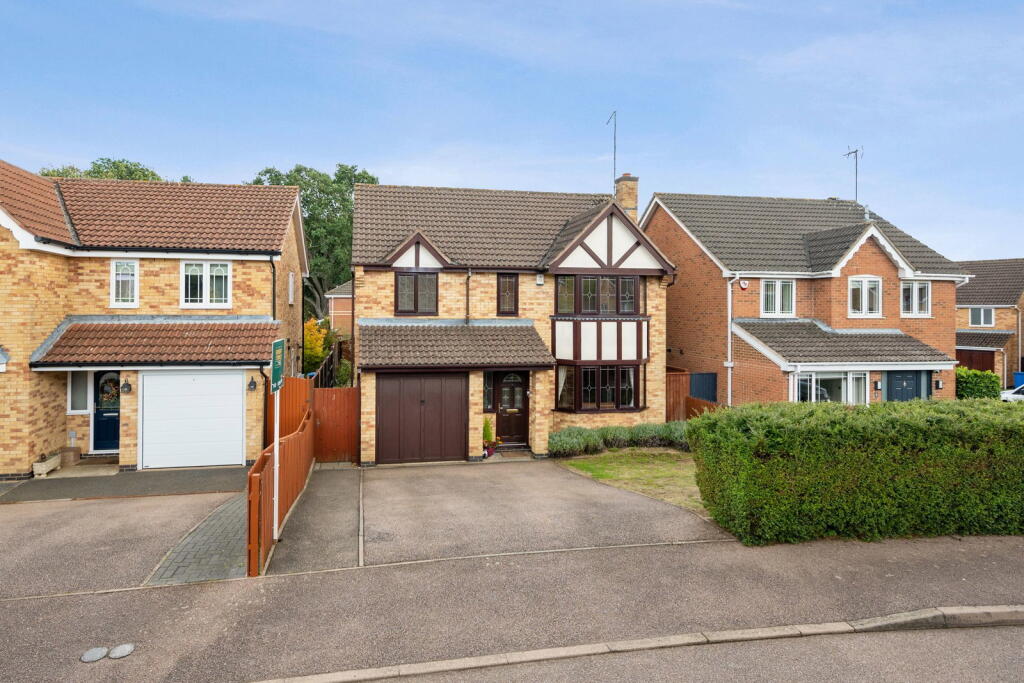 4-bed detached on Keats Drive, Kettering, NN16, £385,000