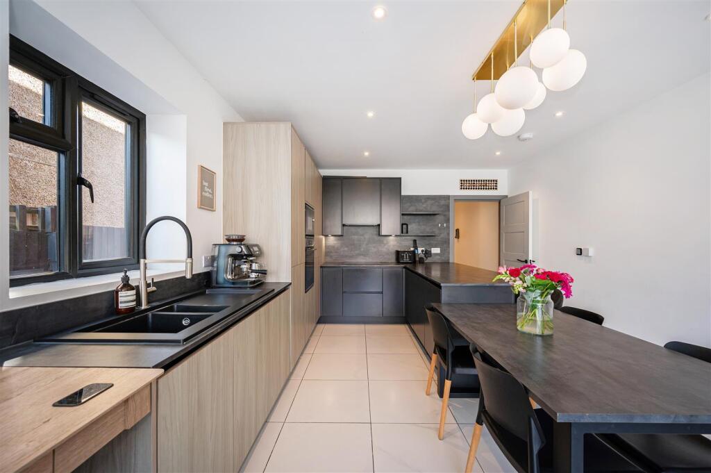 House in Portsmouth - View 5