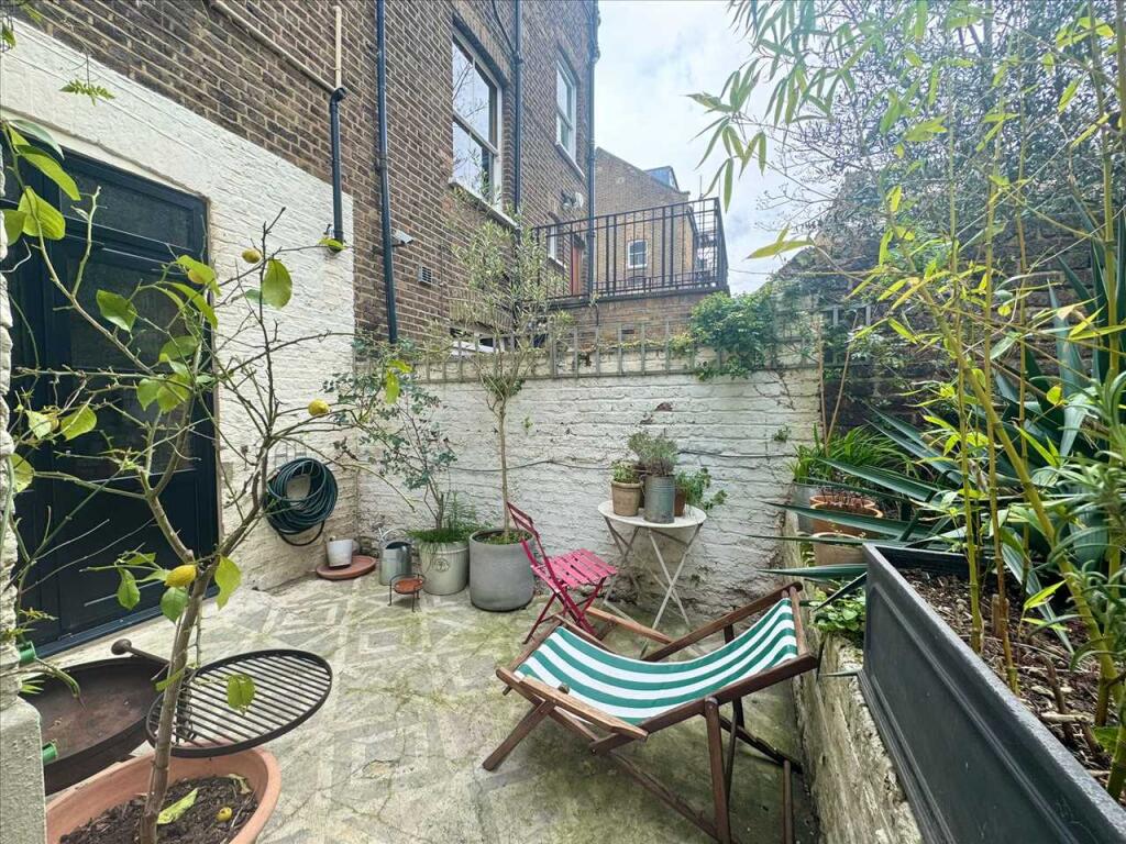 Apartment in London, Kentish Town - View 3