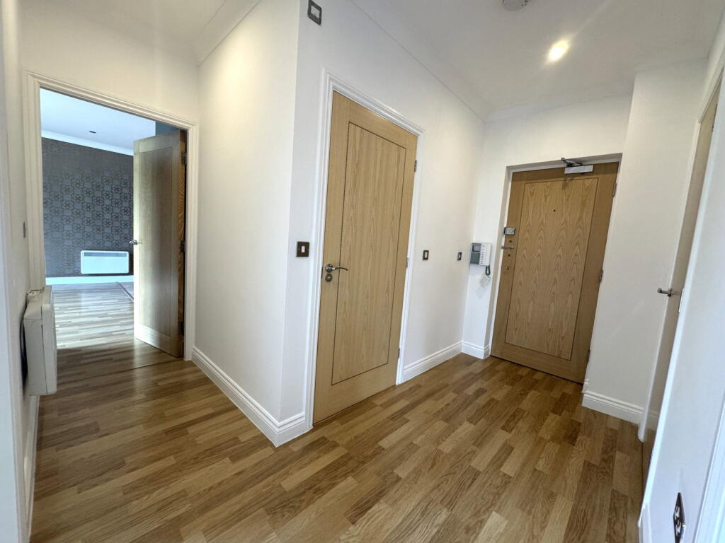 Crown House, Sharston photo 4