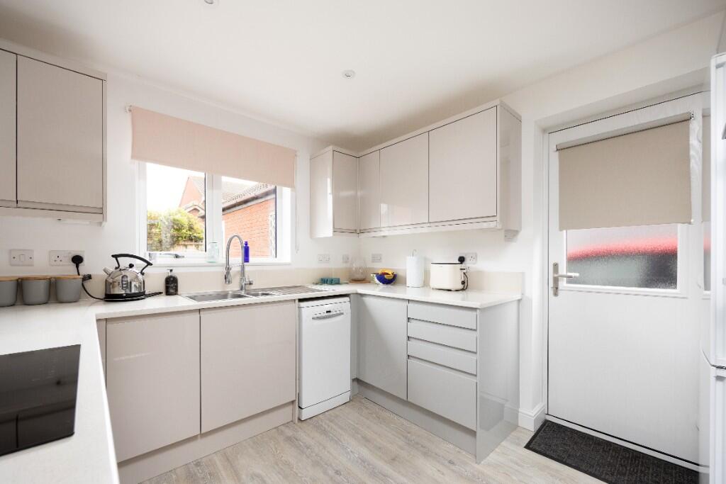 Azalea Drive, Trowbridge - View 5