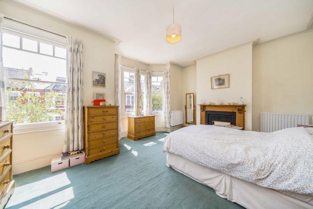 House in London - View 5