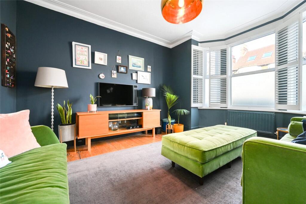 Fraser Road, Walthamstow, London, E17 photo 3