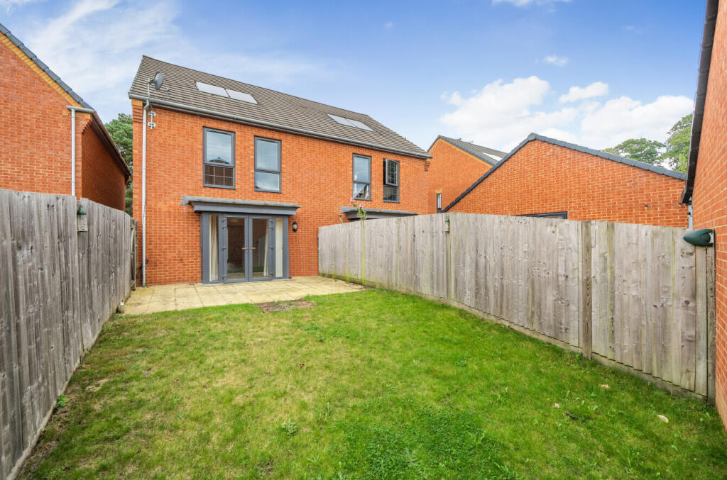 House in Guildford - View 4