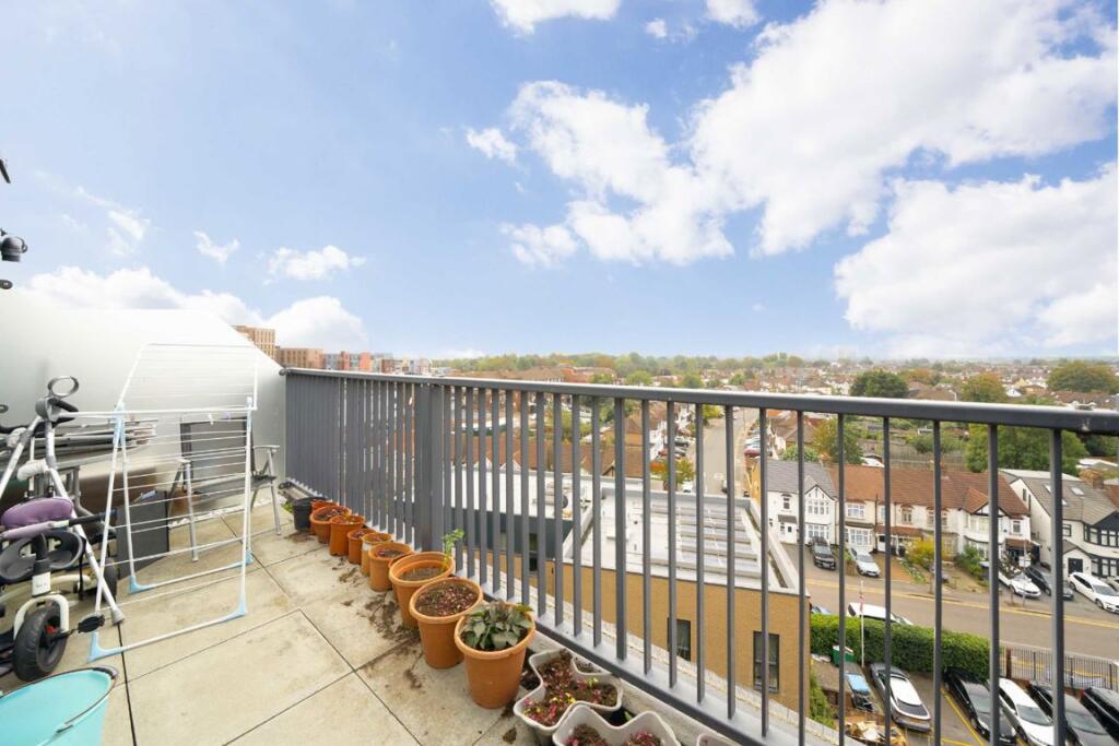 Apartment in Ilford - View 5