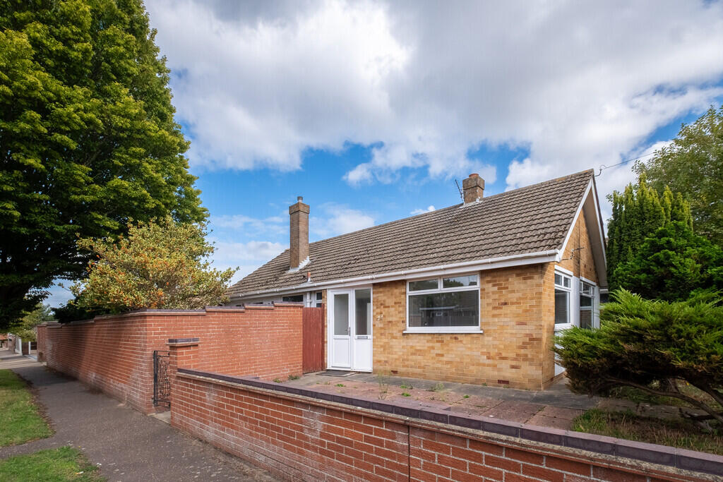 3-bed detached on Gresham Close, Gorleston-On-Sea, Norfolk, £270,000