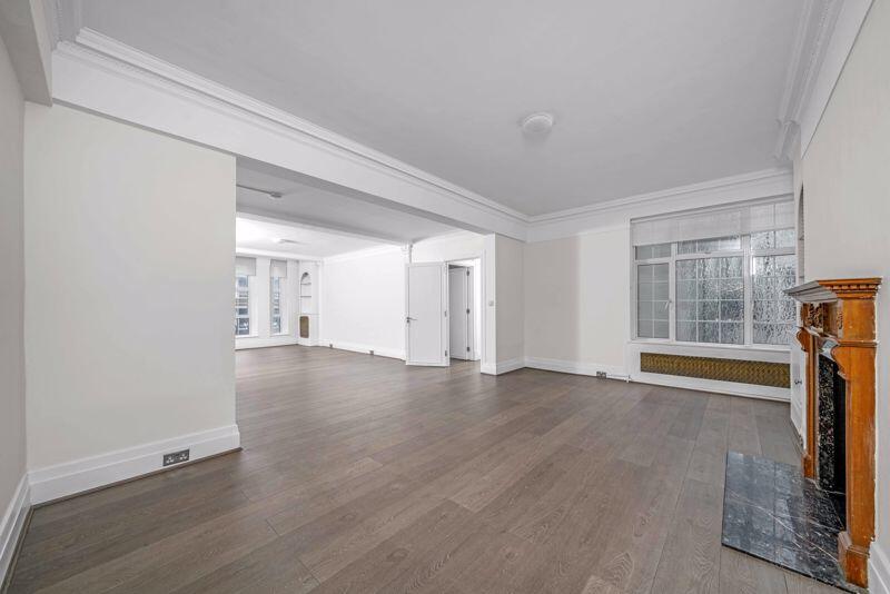 Apartment in London, City of Westminster - View 3