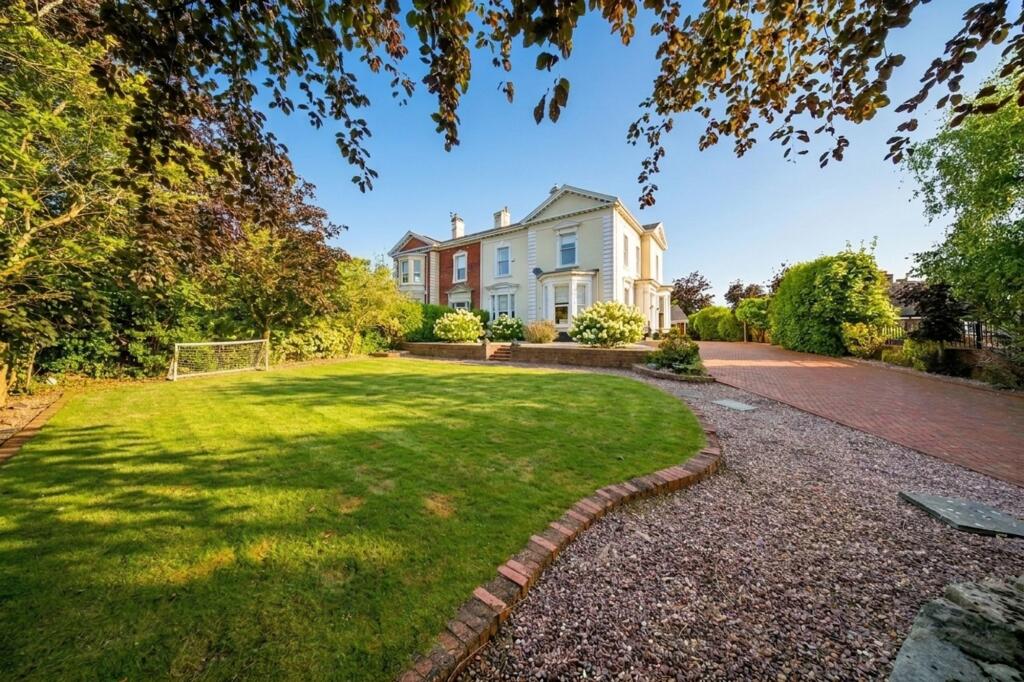 Main image of property: Westcliffe Road, Birkdale, PR8