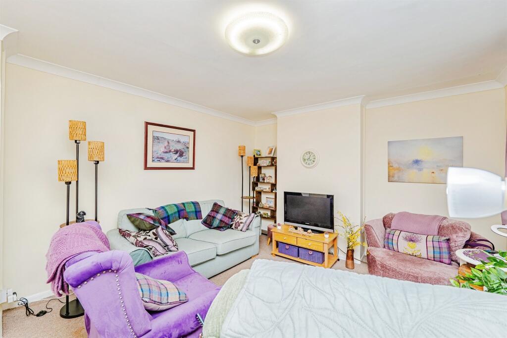 Apartment in Laleston - View 5