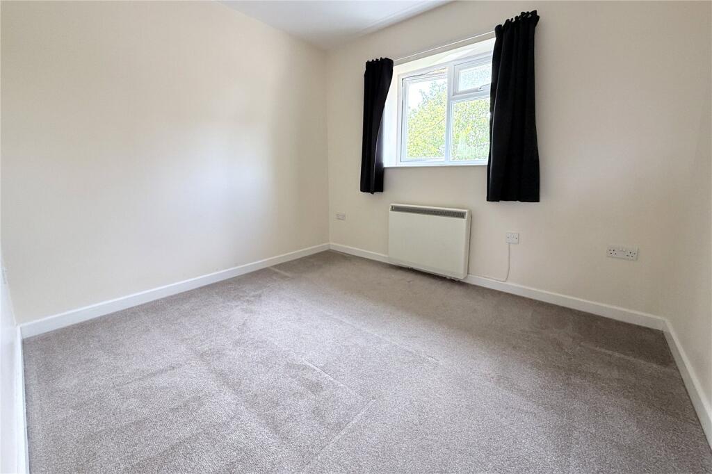 Avonfield Avenue, Bradford photo 4