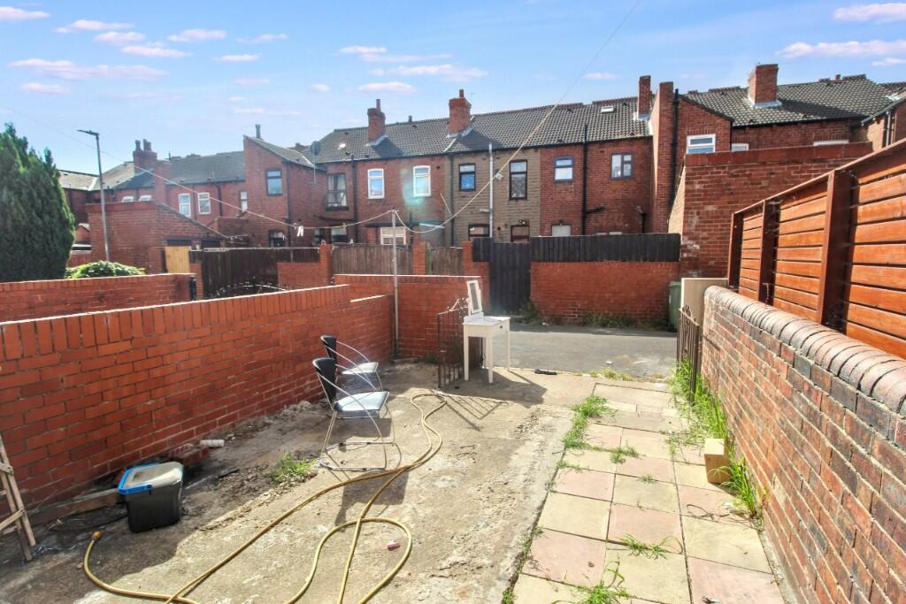 House in Wakefield - View 4