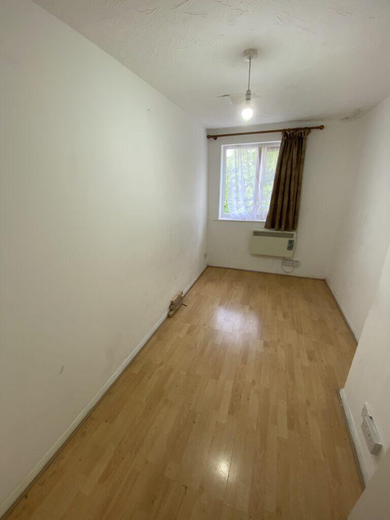 Apartment in Ilford - View 3