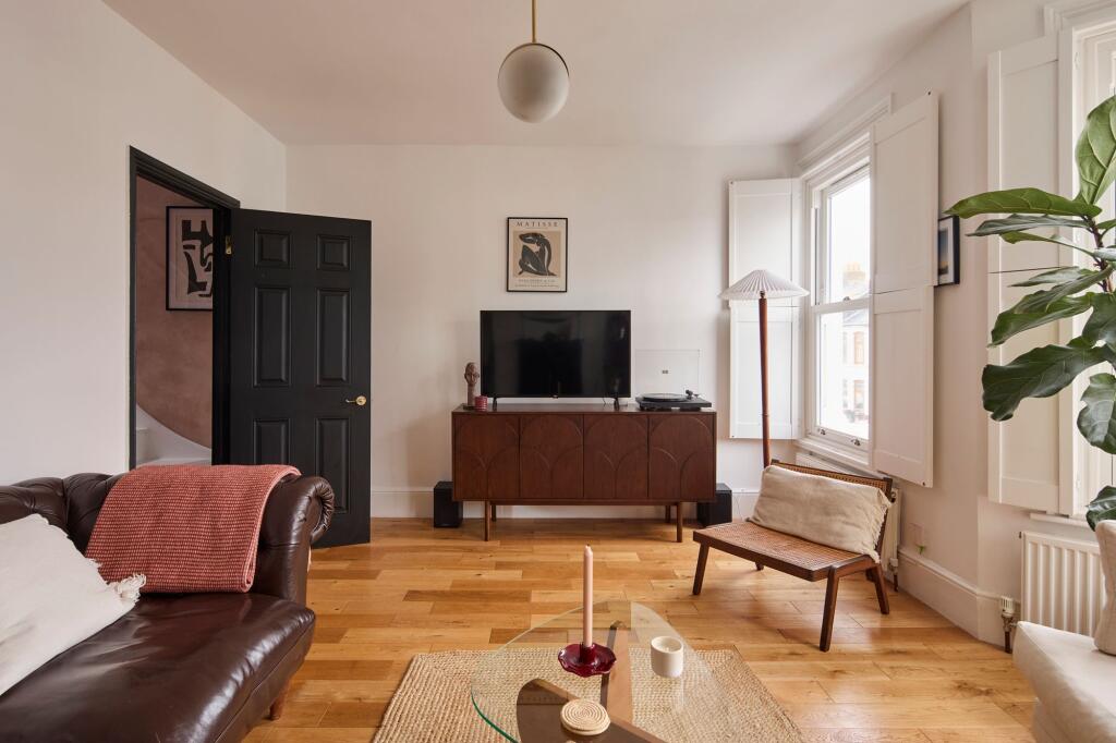 Apartment in London, Upton - View 3